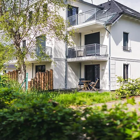 Adina Apartment *